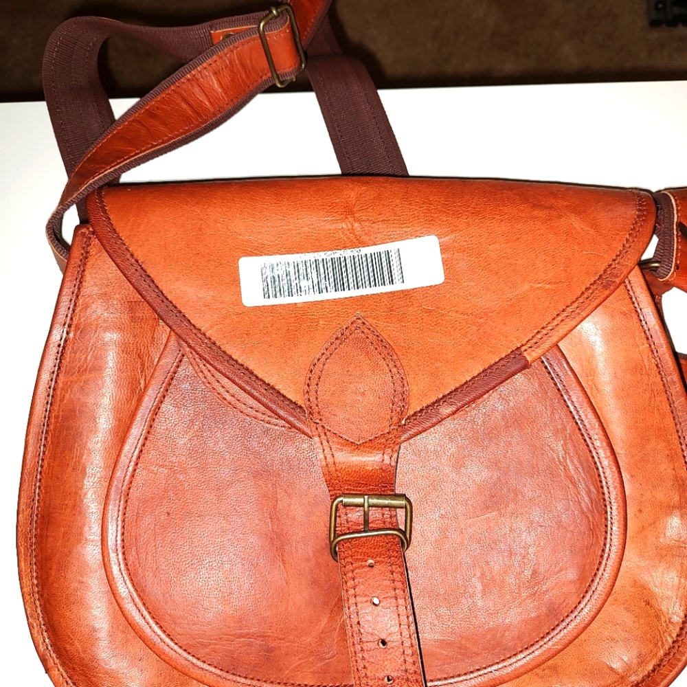 Leather crossbody purse-new